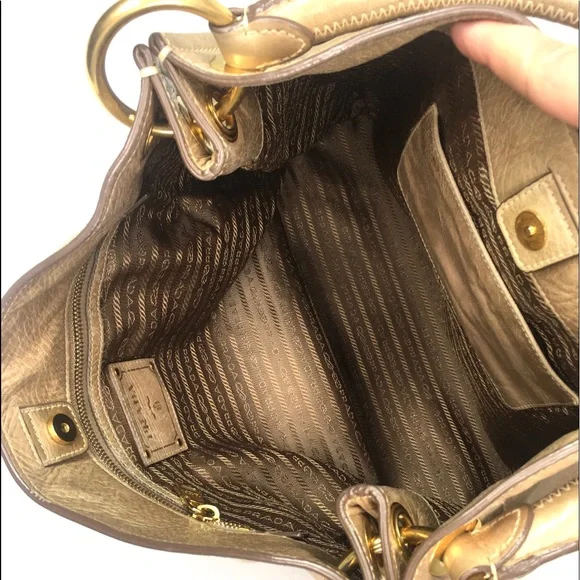 Authentic Prada brown leather shoulder bag - Picture 11 of 16